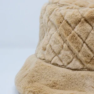 Quilted Bucket Hat in Beige Faux Fur